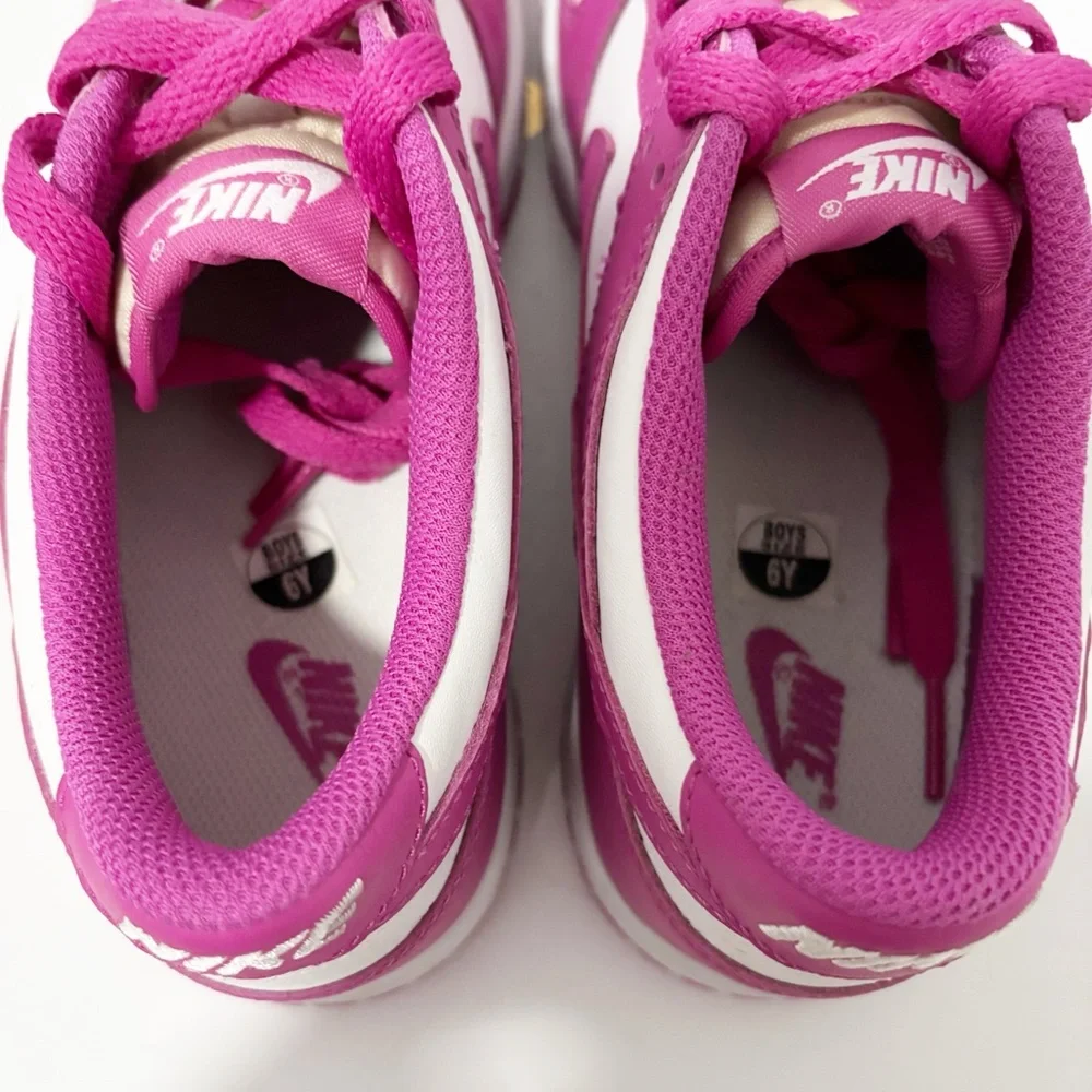 Nike Dunk Low GS Active Sneakers Girls Size 6Y‎ Fuchsia Pink Padded Low Cut